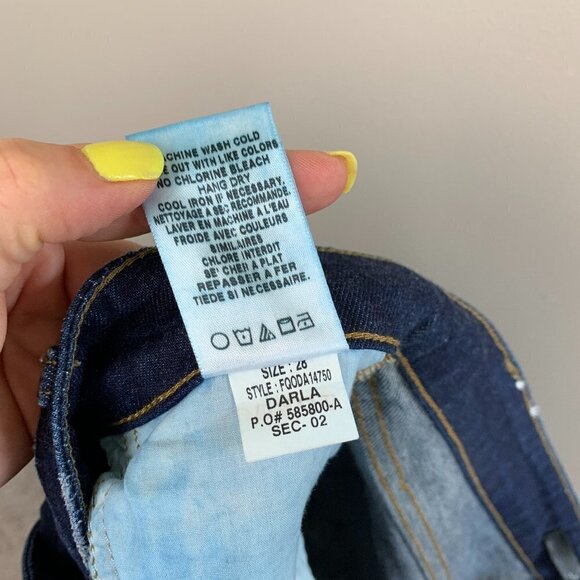 Joe's Jeans Darla Rollup Shorts Size 28 - Picture 5 of 5